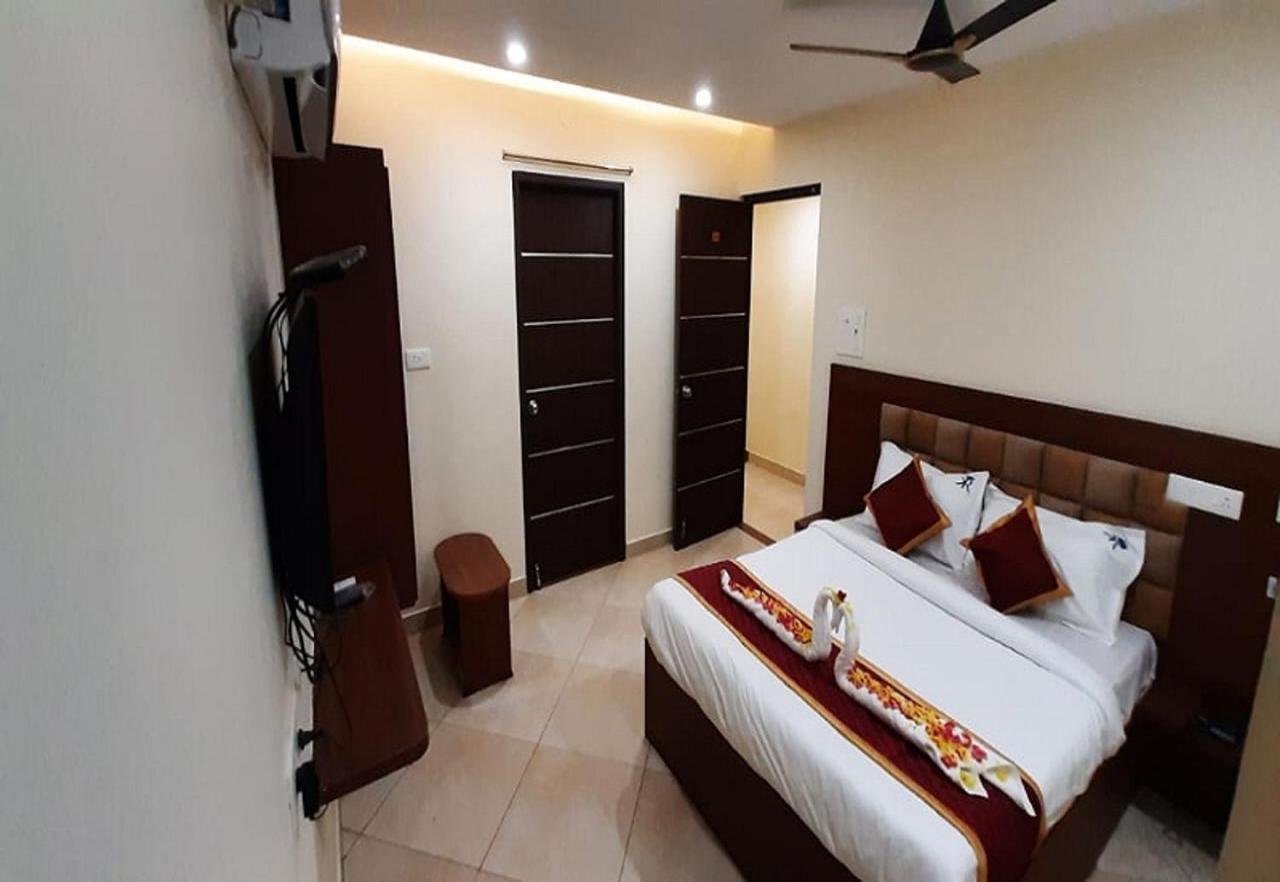 Kalki Residency Hotel Puduccseri Kültér fotó