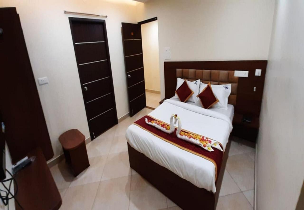Kalki Residency Hotel Puduccseri Kültér fotó